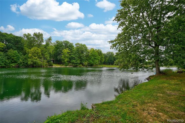 6291 Westview Drive, Grand Blanc Charter Township, MI 48439