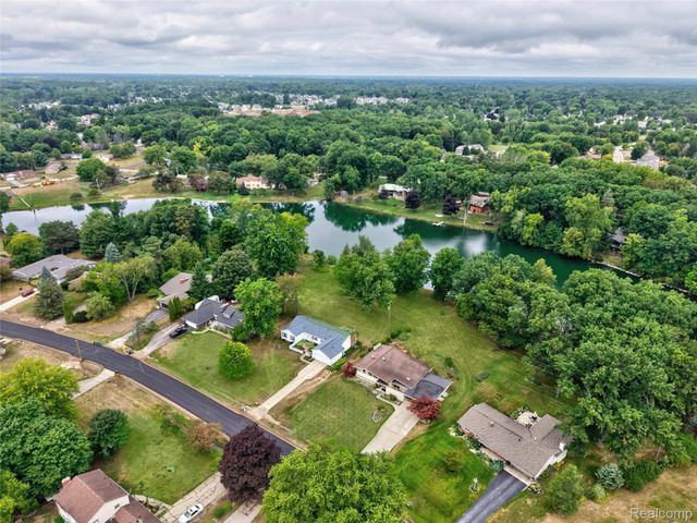 6291 Westview Drive, Grand Blanc Charter Township, MI 48439