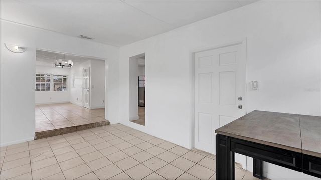 8611 CHINABERRY DRIVE, Tampa, FL 33637
