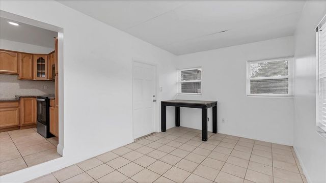 8611 CHINABERRY DRIVE, Tampa, FL 33637