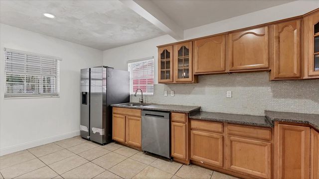 8611 CHINABERRY DRIVE, Tampa, FL 33637