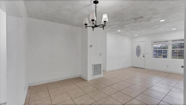 8611 CHINABERRY DRIVE, Tampa, FL 33637