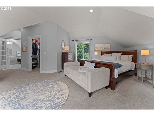 17965 LAKE HAVEN Dr, Lake Oswego, OR 97035
