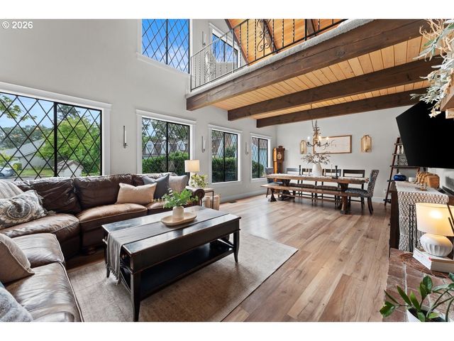 17965 LAKE HAVEN Dr, Lake Oswego, OR 97035