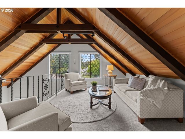 17965 LAKE HAVEN Dr, Lake Oswego, OR 97035