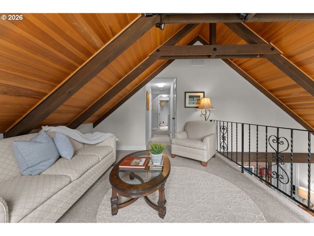 17965 LAKE HAVEN Dr, Lake Oswego, OR 97035