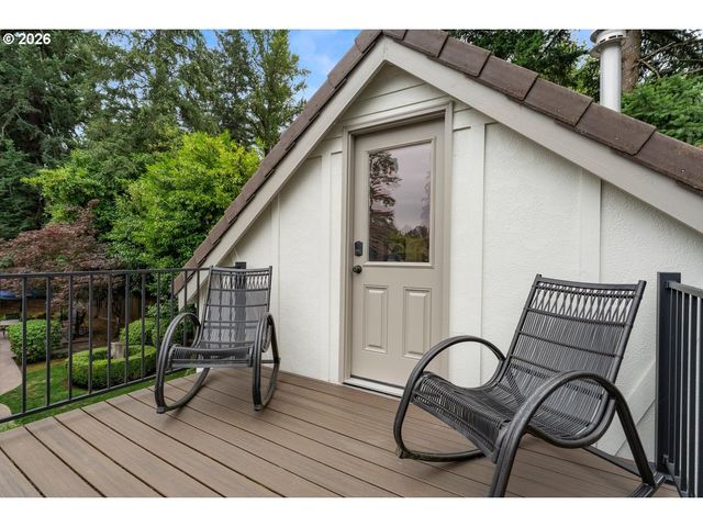 17965 LAKE HAVEN Dr, Lake Oswego, OR 97035