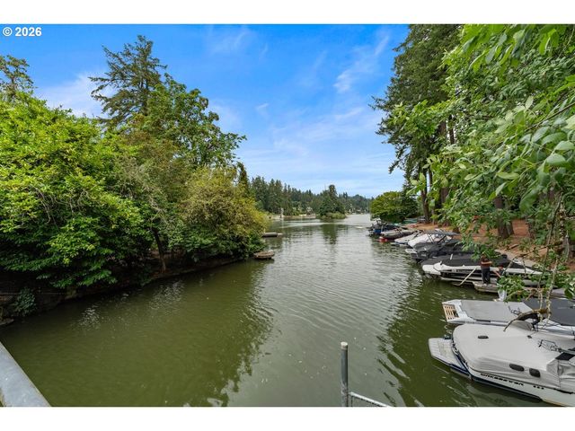 17965 LAKE HAVEN Dr, Lake Oswego, OR 97035