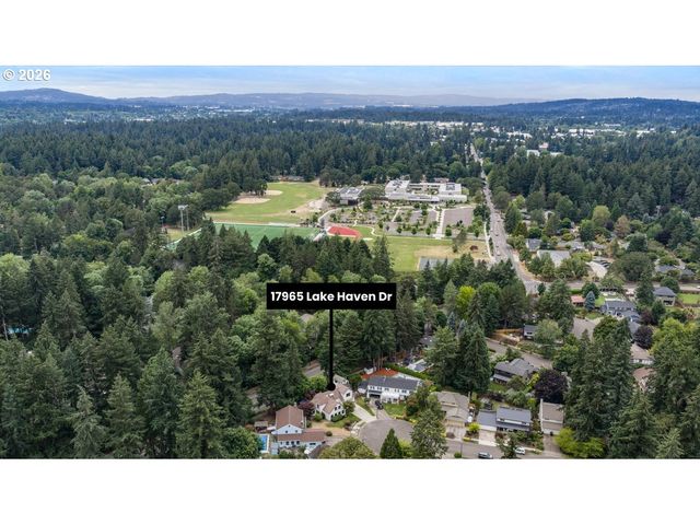 17965 LAKE HAVEN Dr, Lake Oswego, OR 97035