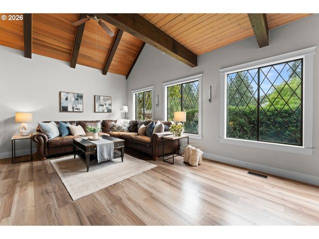 17965 LAKE HAVEN Dr, Lake Oswego, OR 97035