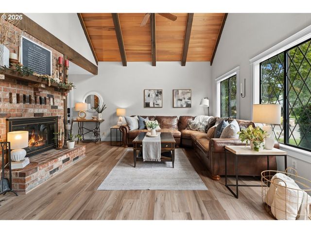 17965 LAKE HAVEN Dr, Lake Oswego, OR 97035