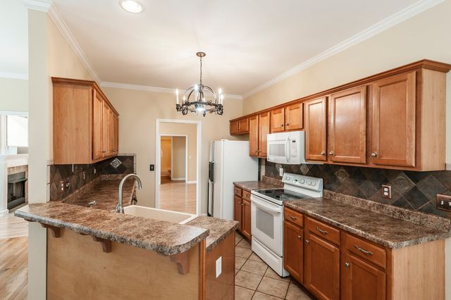 2623 Mission Ridge Dr, Murfreesboro, TN 37130
