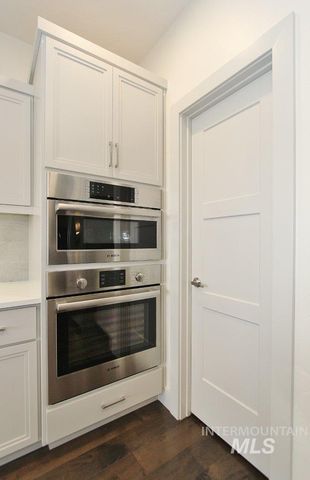 7595 S Wagons West Ave, Boise, ID 83716