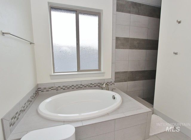 7595 S Wagons West Ave, Boise, ID 83716