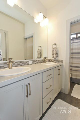 7595 S Wagons West Ave, Boise, ID 83716