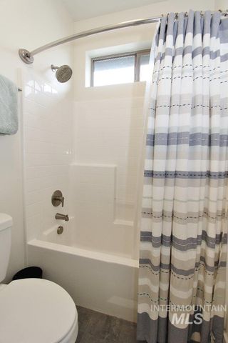 7595 S Wagons West Ave, Boise, ID 83716