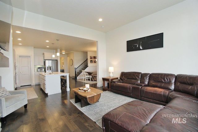 7595 S Wagons West Ave, Boise, ID 83716