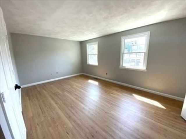 1 Brewster Dr, Needham, MA 02492