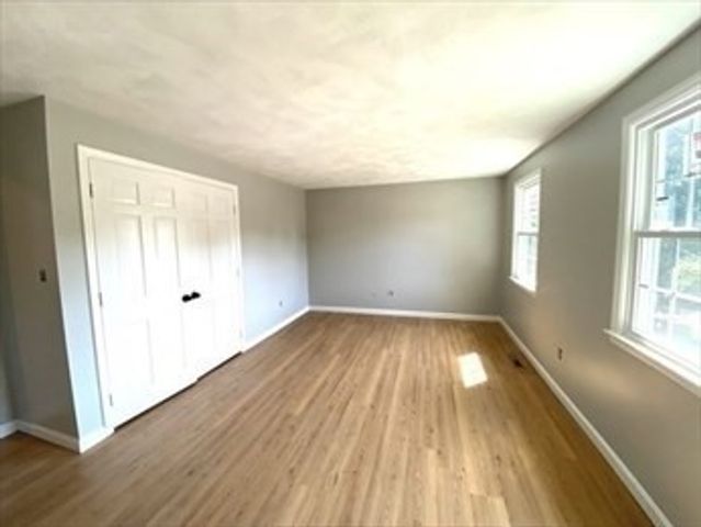 1 Brewster Dr, Needham, MA 02492