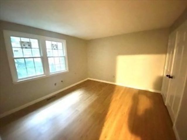 1 Brewster Dr, Needham, MA 02492