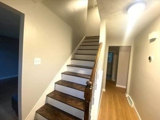 1 Brewster Dr, Needham, MA 02492