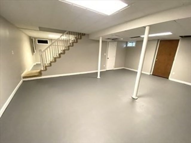 1 Brewster Dr, Needham, MA 02492