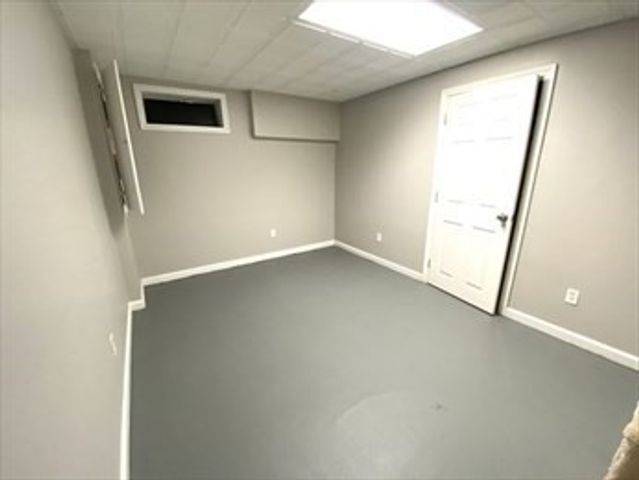 1 Brewster Dr, Needham, MA 02492