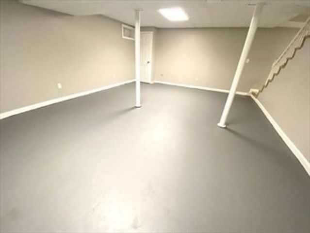 1 Brewster Dr, Needham, MA 02492