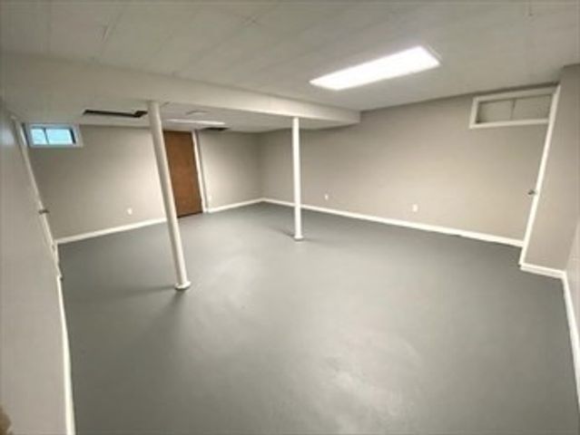 1 Brewster Dr, Needham, MA 02492