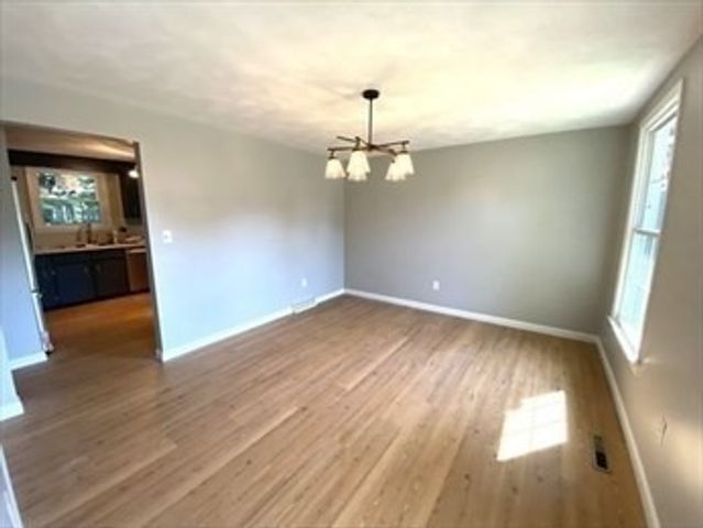 1 Brewster Dr, Needham, MA 02492