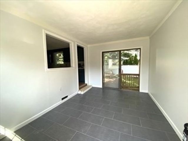 1 Brewster Dr, Needham, MA 02492