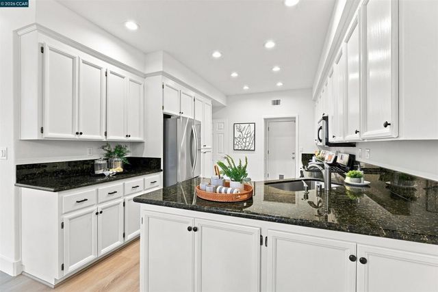 419 Sutton Cir, Danville, CA 94506