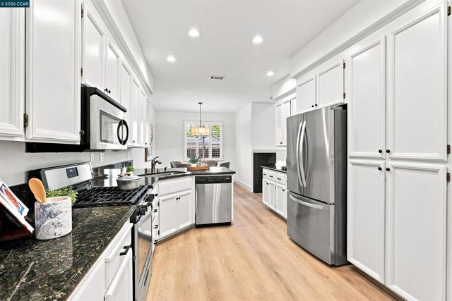 419 Sutton Cir, Danville, CA 94506