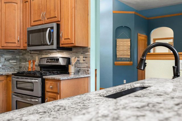 2307 SOUTHERLAND CIRCLE, Kaukauna, WI 54130