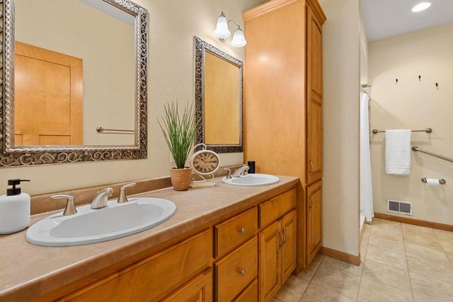 2307 SOUTHERLAND CIRCLE, Kaukauna, WI 54130