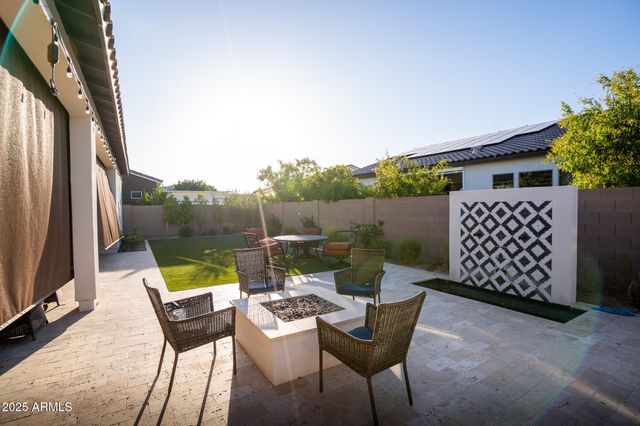 17210 W GRACEMONT Street, Surprise, AZ 85388