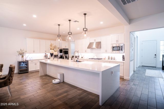 17210 W GRACEMONT Street, Surprise, AZ 85388