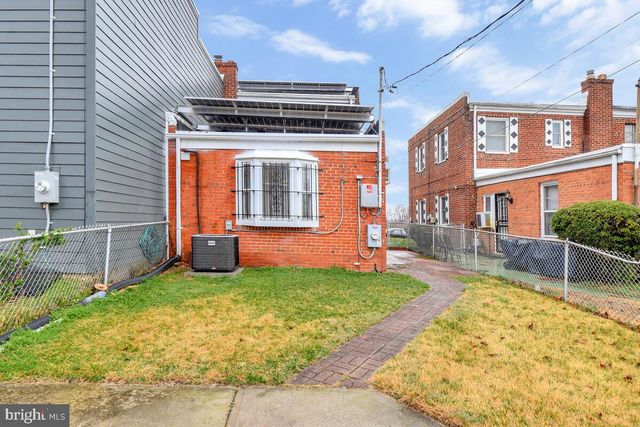 121 ANACOSTIA AVE NE, Washington, DC 20019