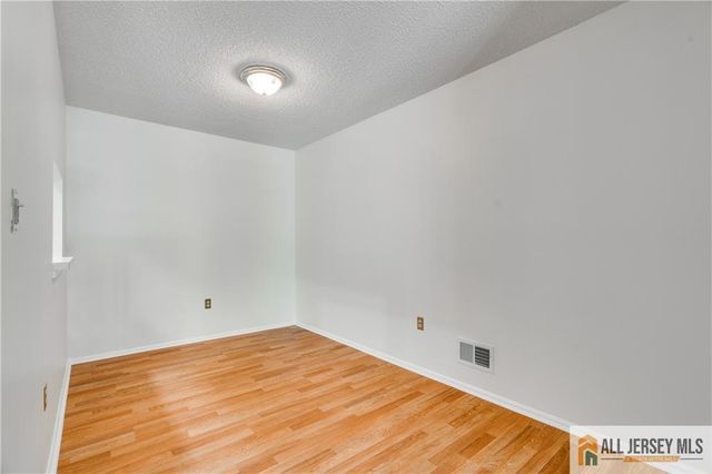 35 Brighton Way, North Brunswick, NJ 08902