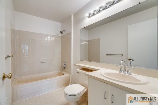 35 Brighton Way, North Brunswick, NJ 08902