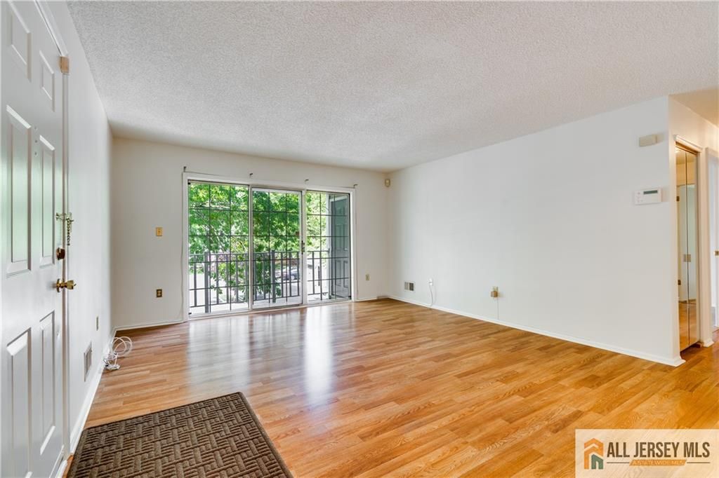 35 Brighton Way, North Brunswick, NJ 08902