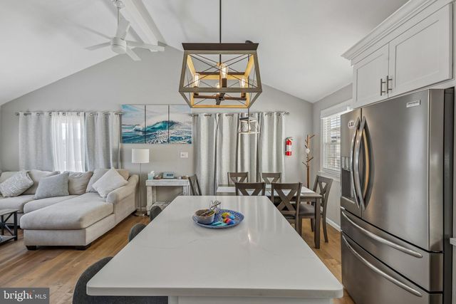 301 W 18TH ST, Ship Bottom, NJ 08008