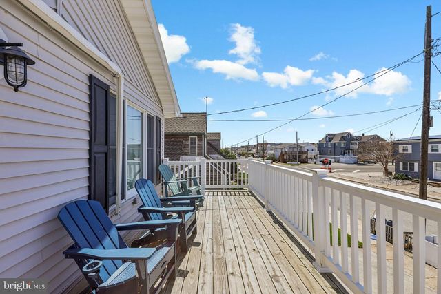 301 W 18TH ST, Ship Bottom, NJ 08008