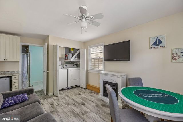 301 W 18TH ST, Ship Bottom, NJ 08008