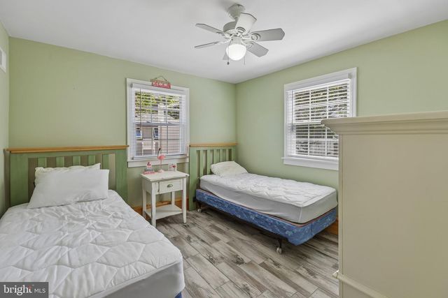 301 W 18TH ST, Ship Bottom, NJ 08008