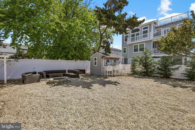 301 W 18TH ST, Ship Bottom, NJ 08008
