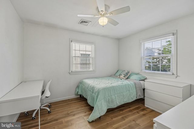 301 W 18TH ST, Ship Bottom, NJ 08008