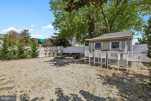 301 W 18TH ST, Ship Bottom, NJ 08008