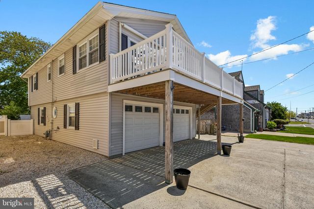 301 W 18TH ST, Ship Bottom, NJ 08008