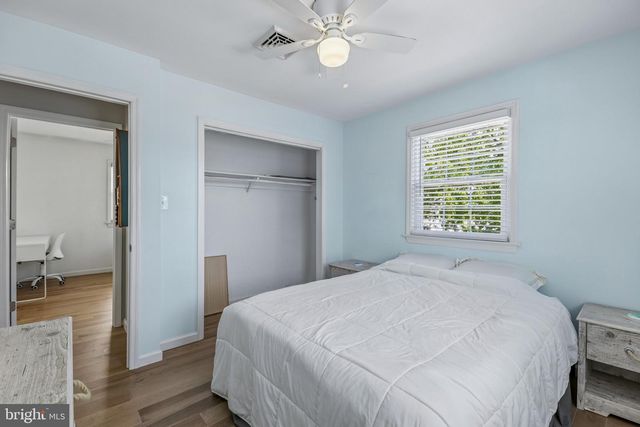 301 W 18TH ST, Ship Bottom, NJ 08008